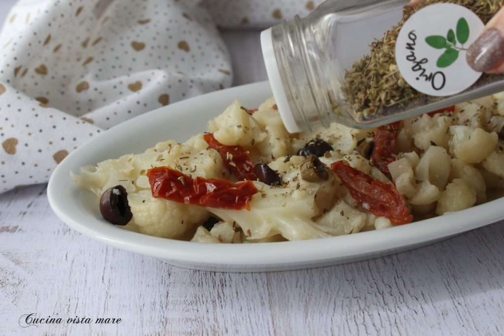 Chou-fleur aux tomates séchées et olives Cuisine vue sur mer