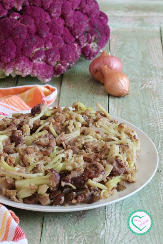 Chou-fleur étouffé au vin rouge, recette de Catane