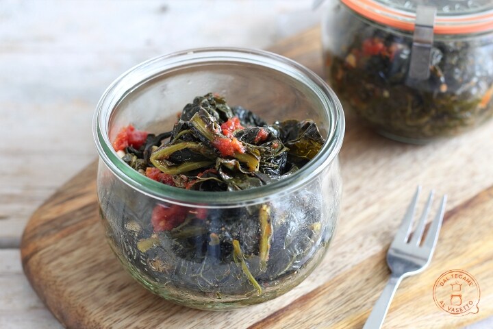 Chou noir en cuisson en bocal