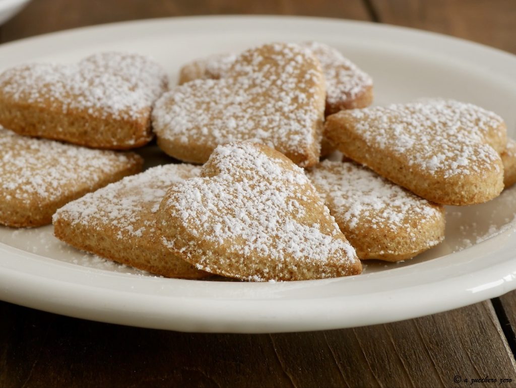 Cœurs de chiacchiere intégrales sans beurre, lait et œufs
