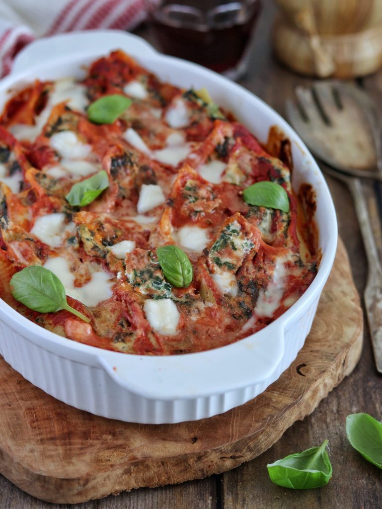 Conchiglioni farcis à la ricotta et aux épinards au four