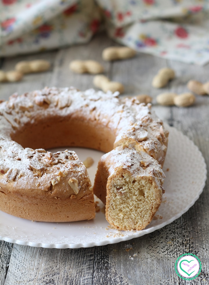 Couronne aux cacahuètes avec du beurre de cacahuètes