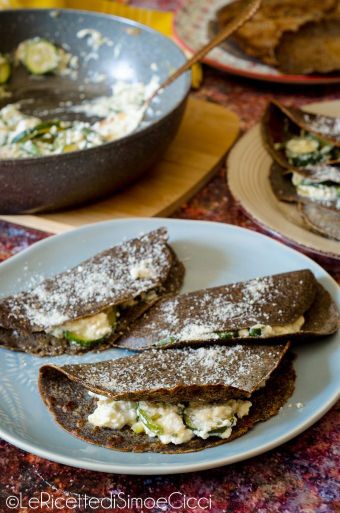 Crêpes de sarrasin avec courgettes et ricotta
