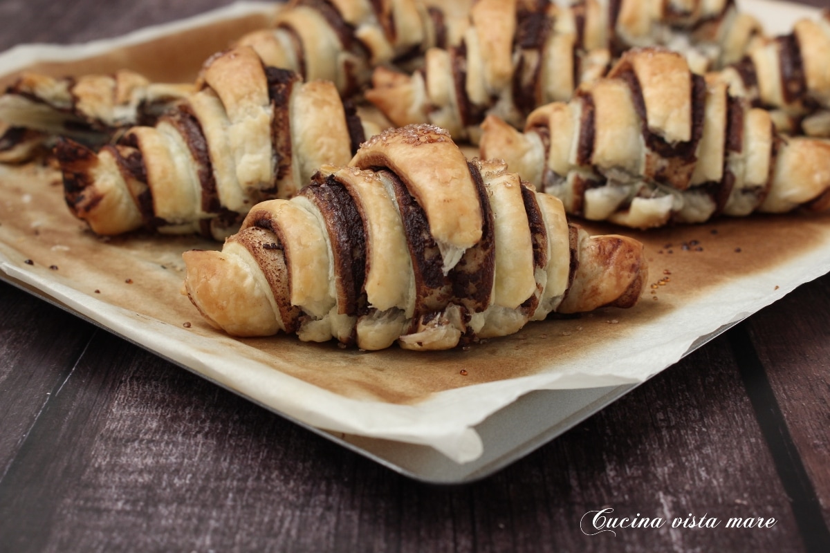 Croissants bicolores en pâte feuilletée