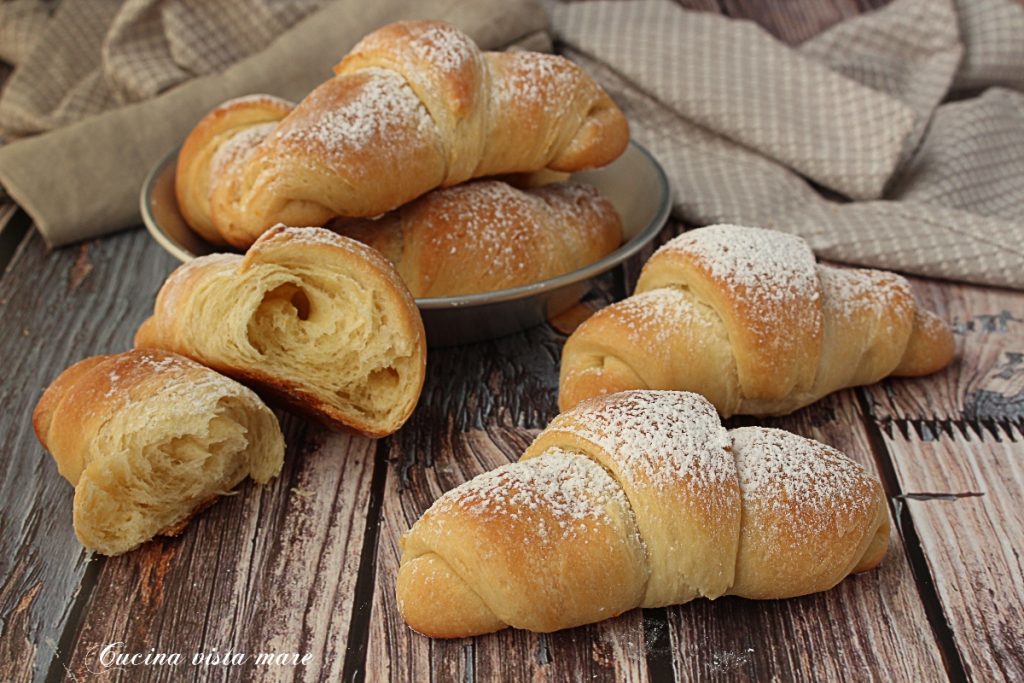Croissants briochés Cuisine vue sur mer