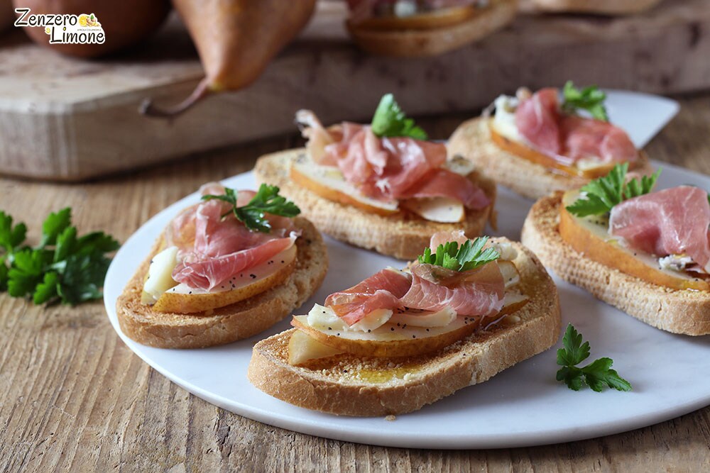 Crostini au gorgonzola et poires
