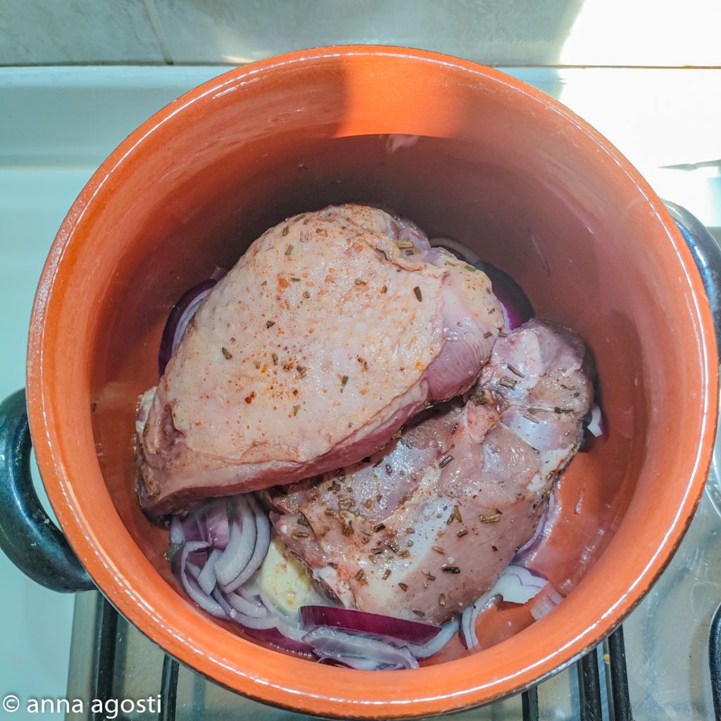 Cuisse de dinde rôtie en cocotte