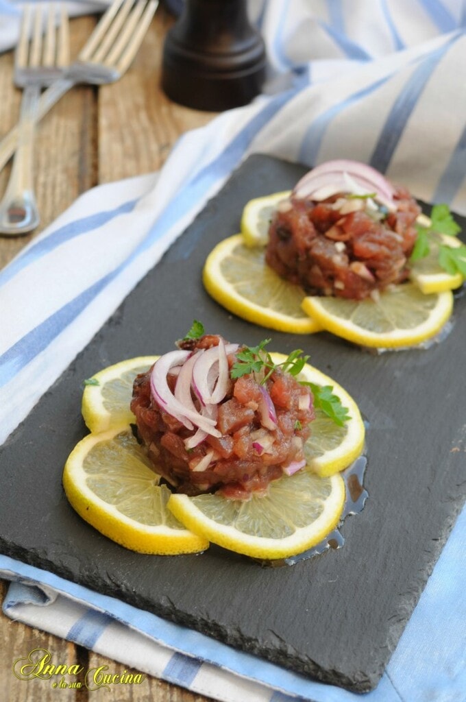 Tartare de thon à l'oignon
