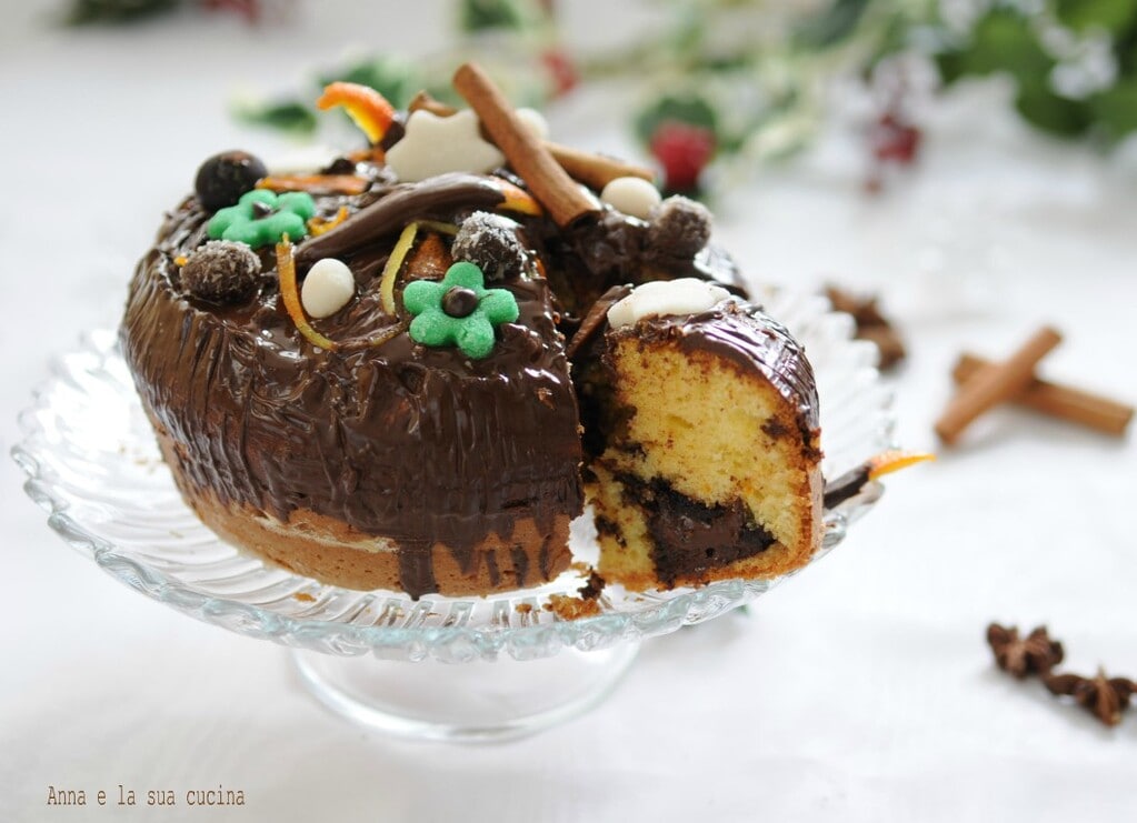 Gâteau à l'orange avec chocolat et cannelle