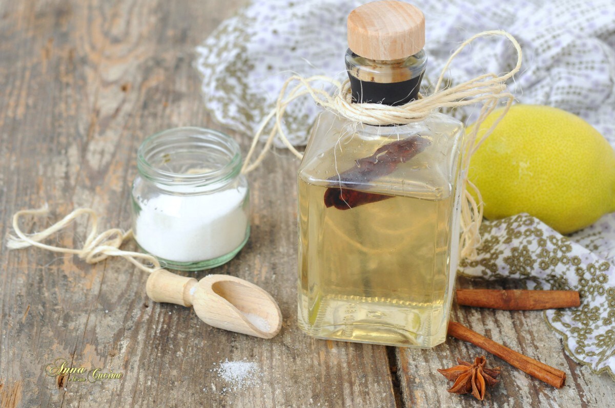 Sirop à la grappa avec citron et cannelle