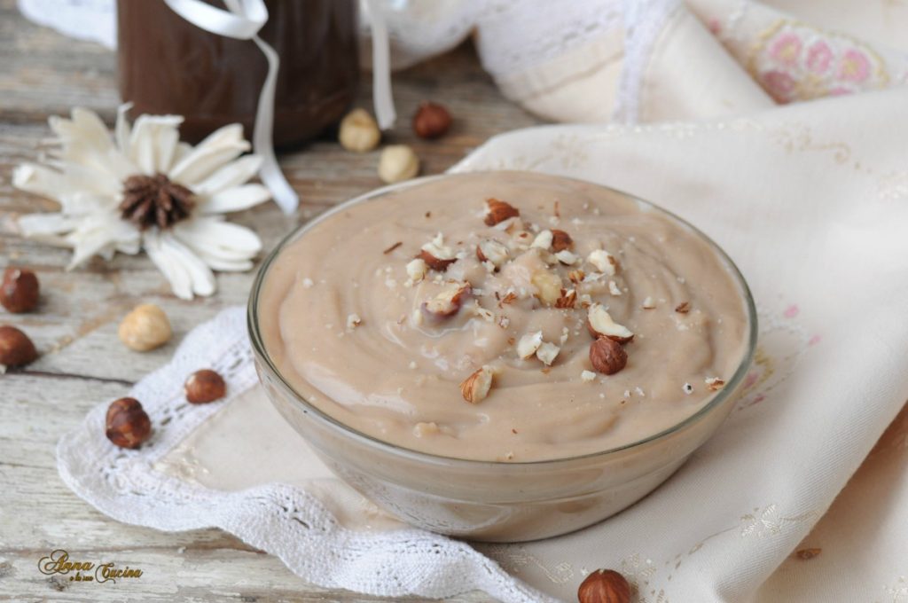 Crème pâtissière à la pâte de noisettes