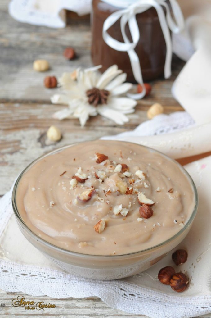 Crème pâtissière à la pâte de noisettes