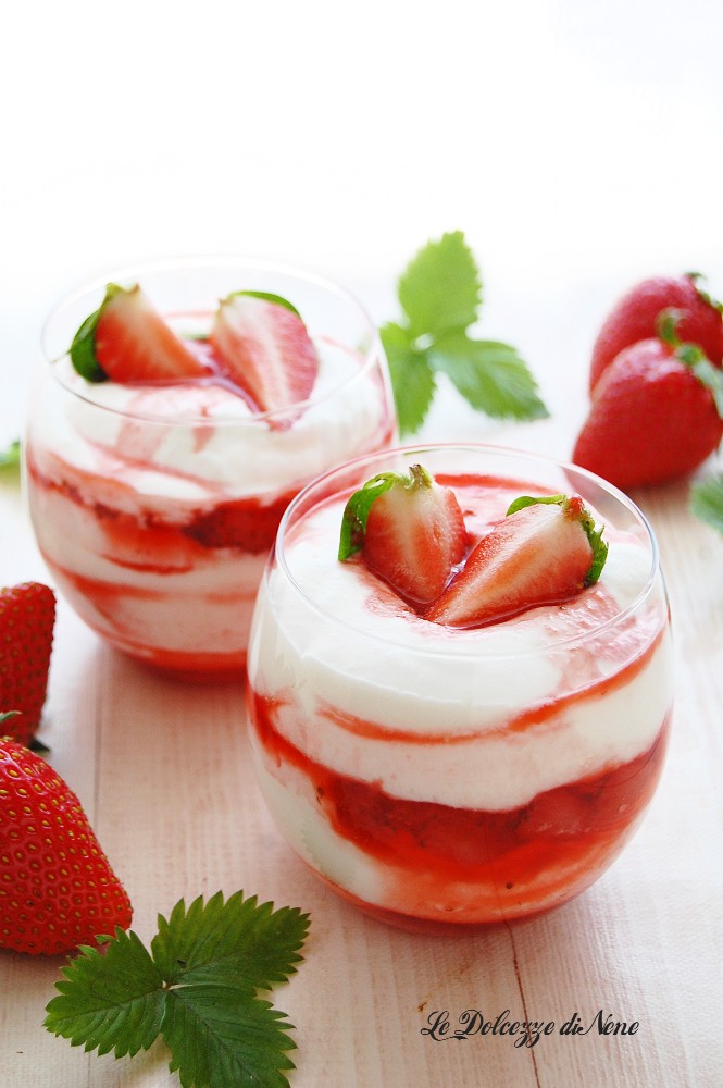 mousse au yaourt avec fraises