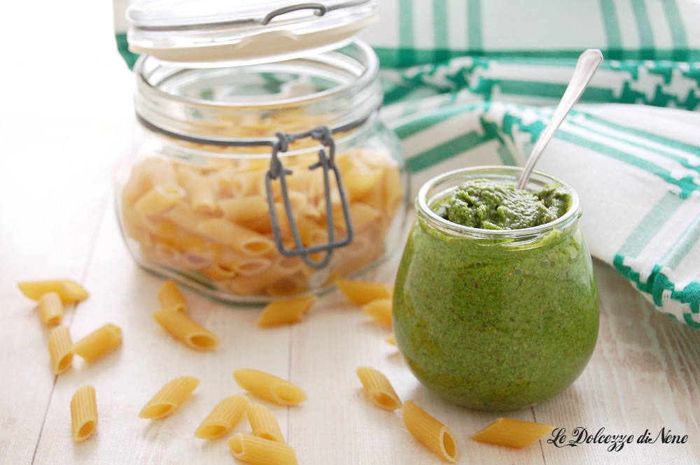 PESTO AVEC FEUILLES DE RADIS