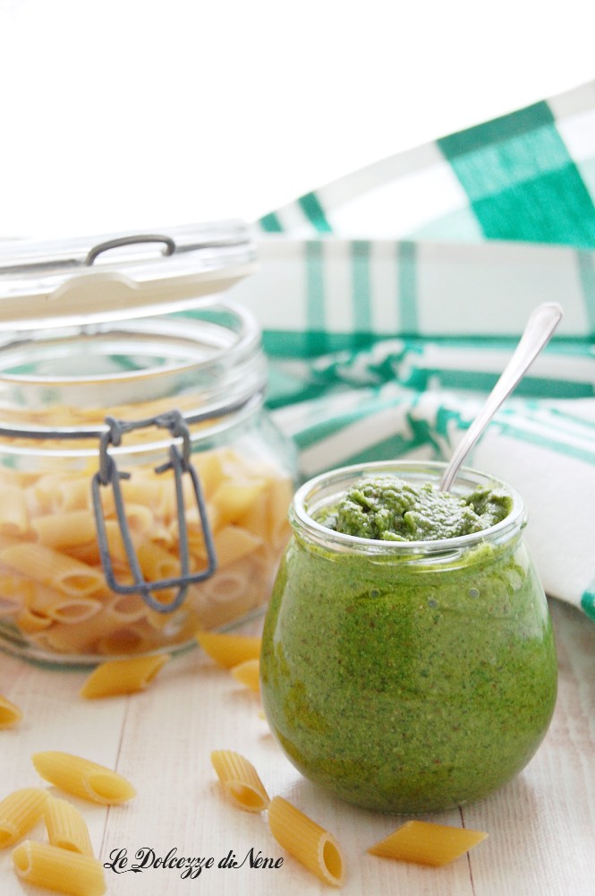 pesto avec feuilles de radis