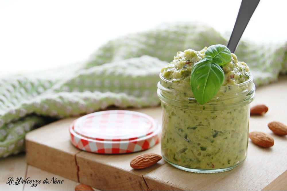 PESTO DE COURGETTES AVEC BASILIC