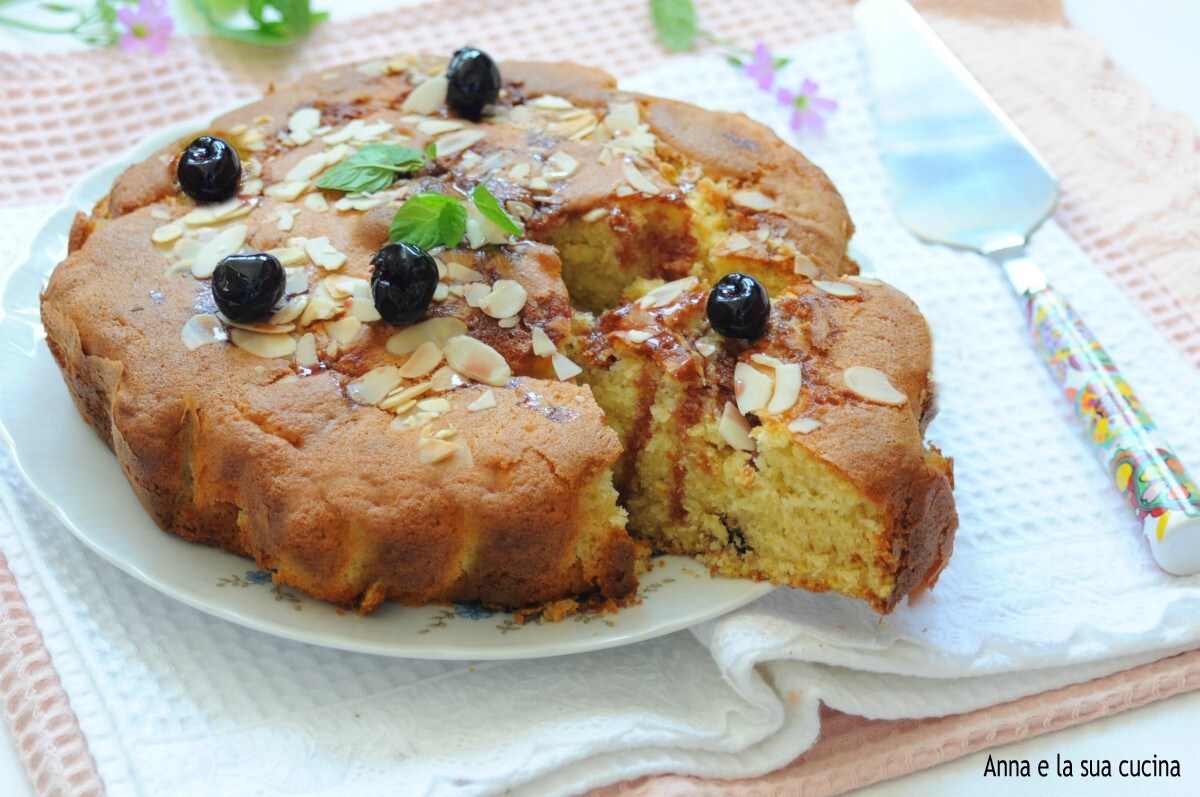 Gâteau moelleux à la crème et aux cerises