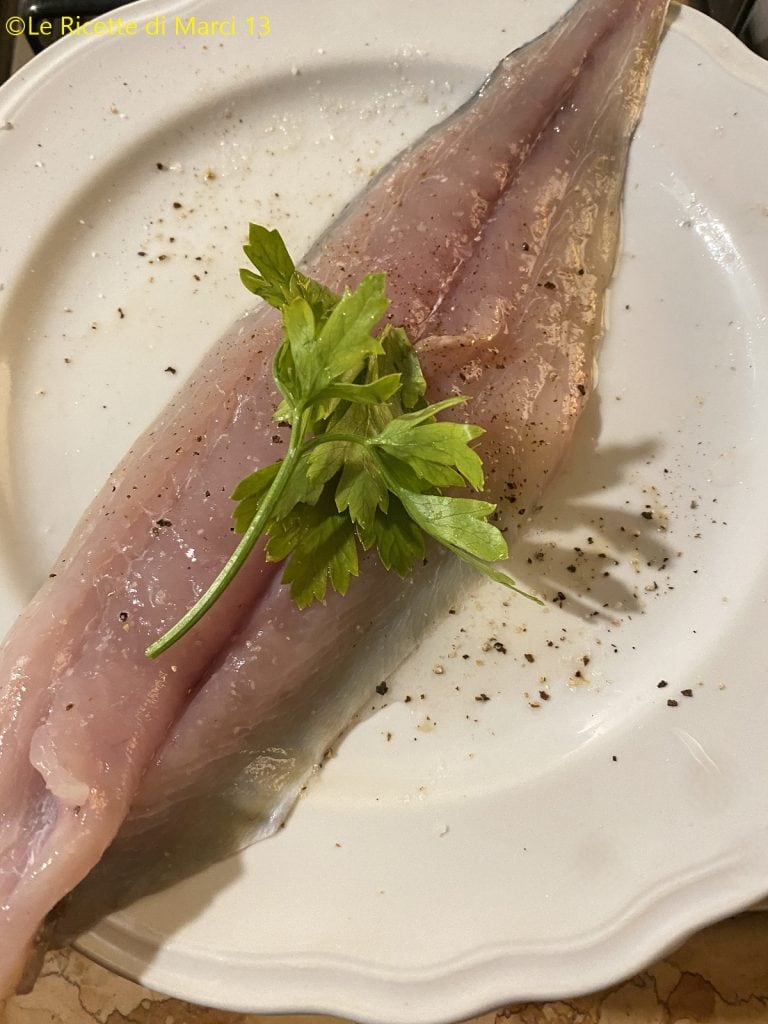 Daurade coryphène à la poêle avec une délicate sauce au citron