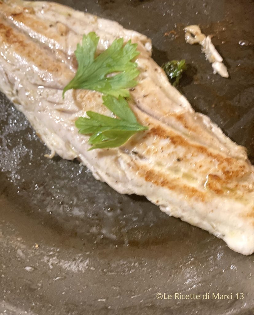 Daurade coryphène à la poêle avec une délicate sauce au citron