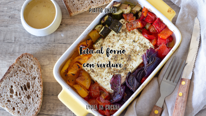 Feta rôtie avec des légumes