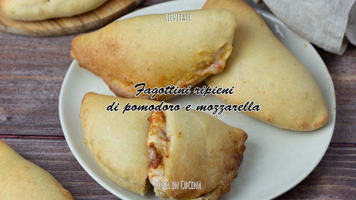 Feuilletés farcis à la tomate et mozzarella