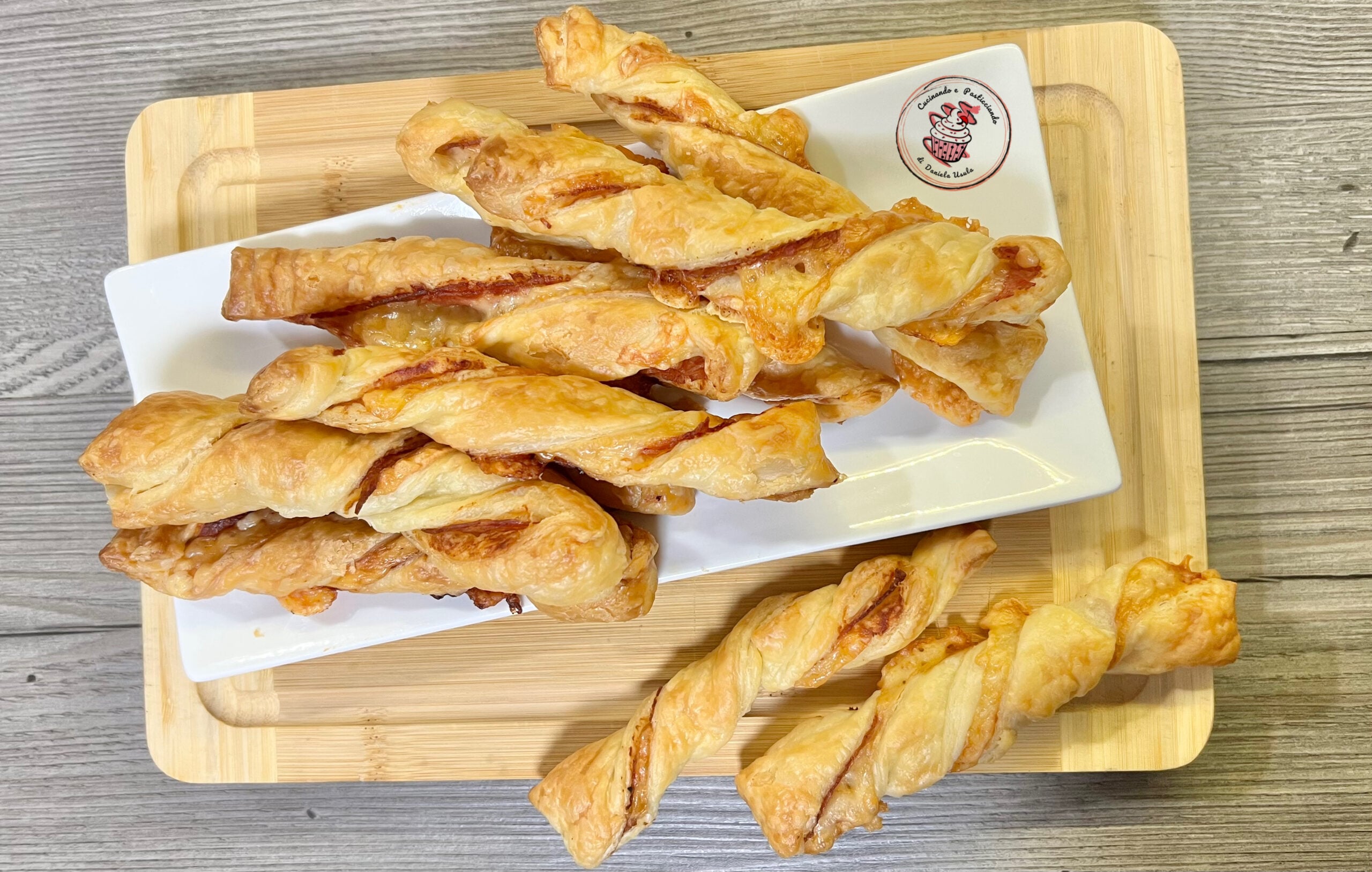 GRISSINI DE PÂTE FEUILLETÉE TRÈS RAPIDES parfaits pour apéritifs et entrées