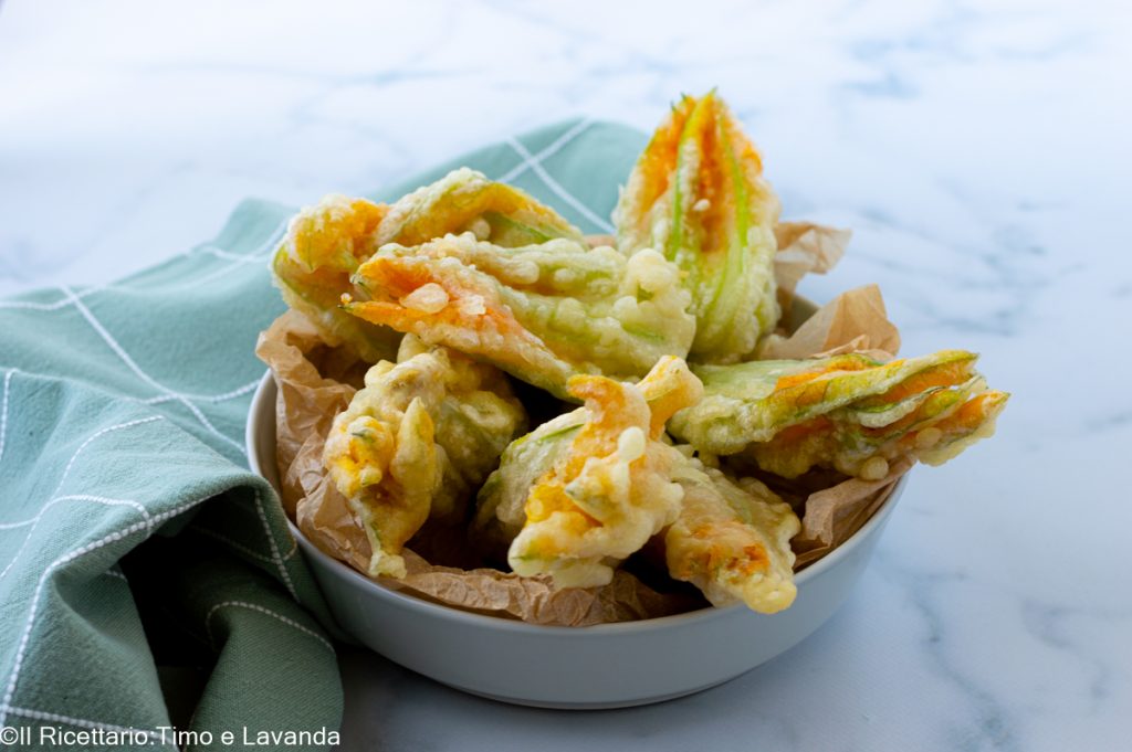 FLEURS DE COURGETTE FRITES À LA ROMAINE