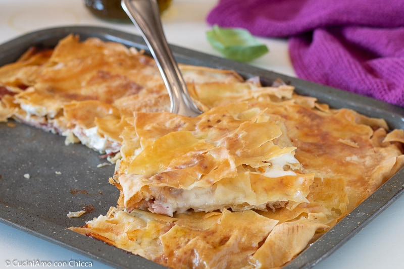 FOCACCIA CARASAU À LA STRACCHINO ET JAMBON