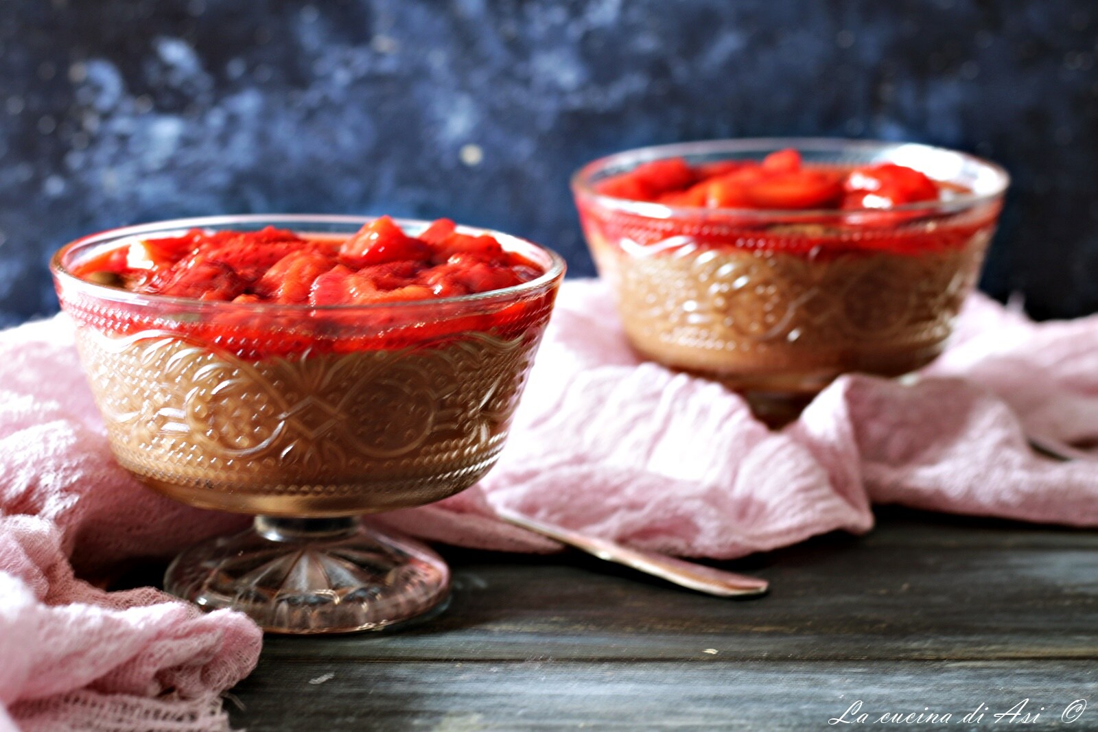 FLANS VEGANES AUX FRAISES ET CHOCOLAT