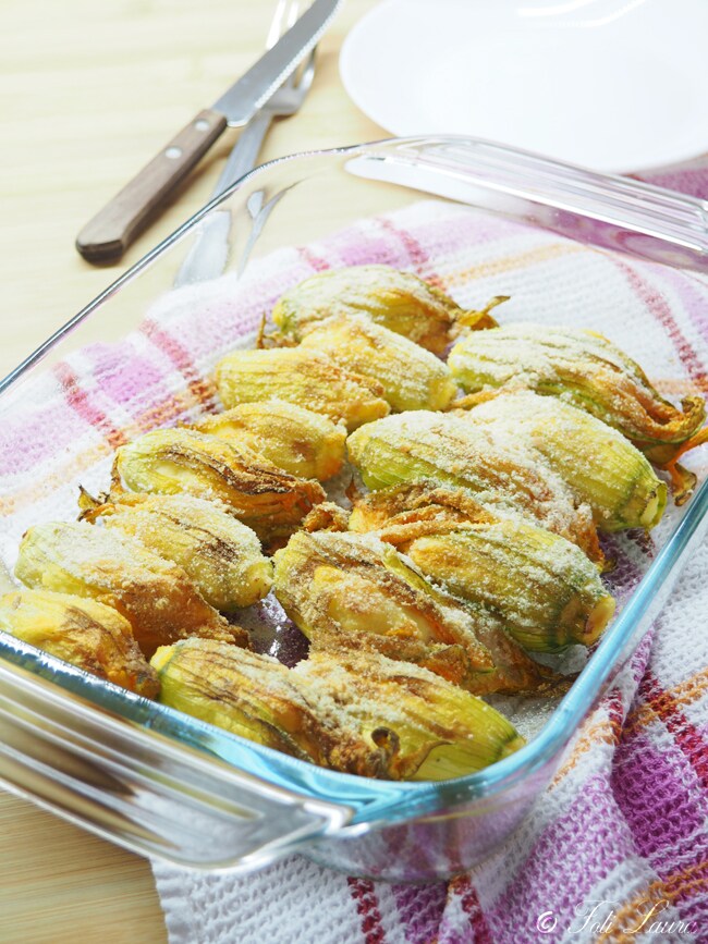 fleurs de courgette farcies aux pommes de terre et au salami piquant