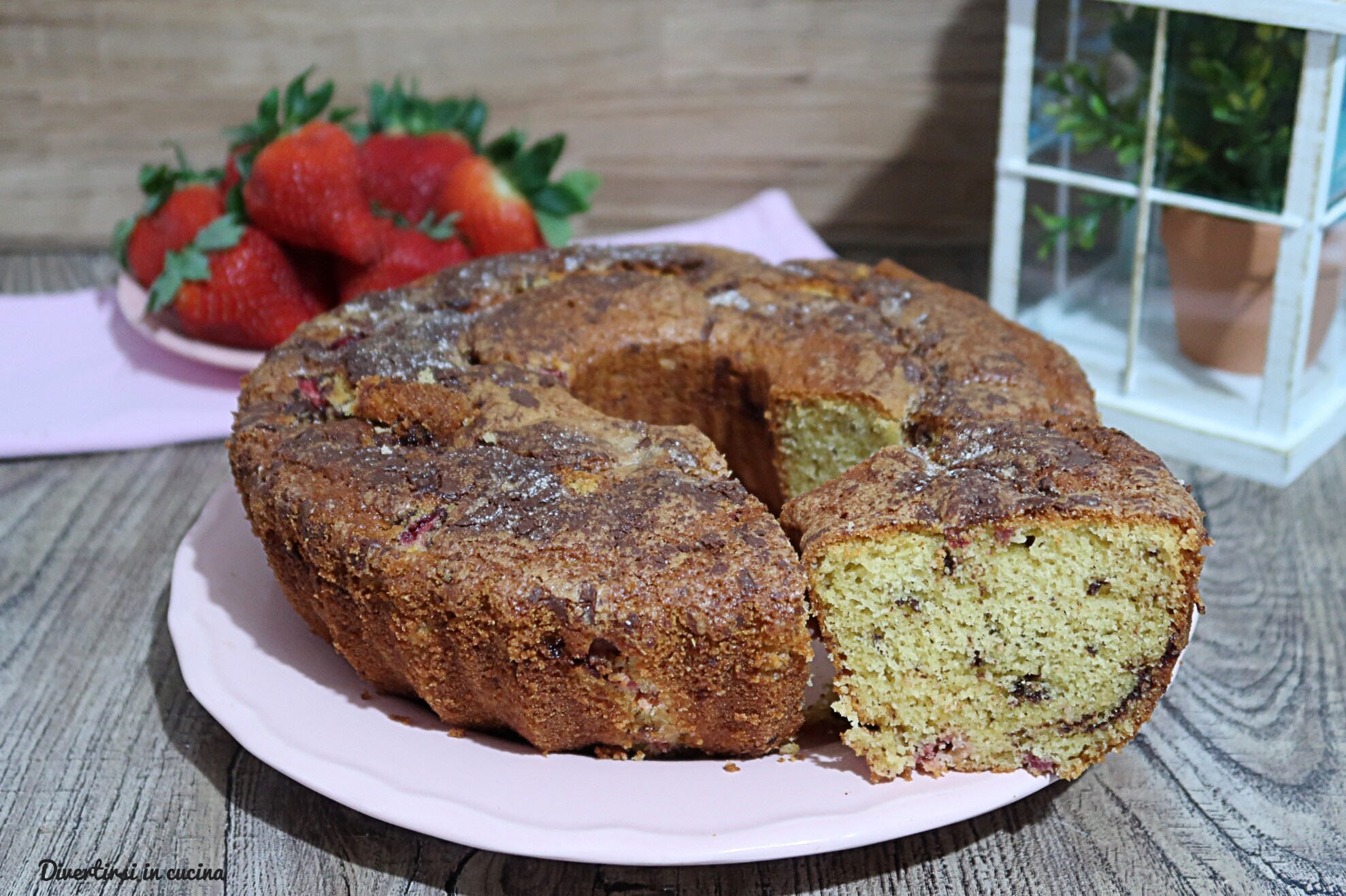 Gâteau aux fraises et jus d’orange