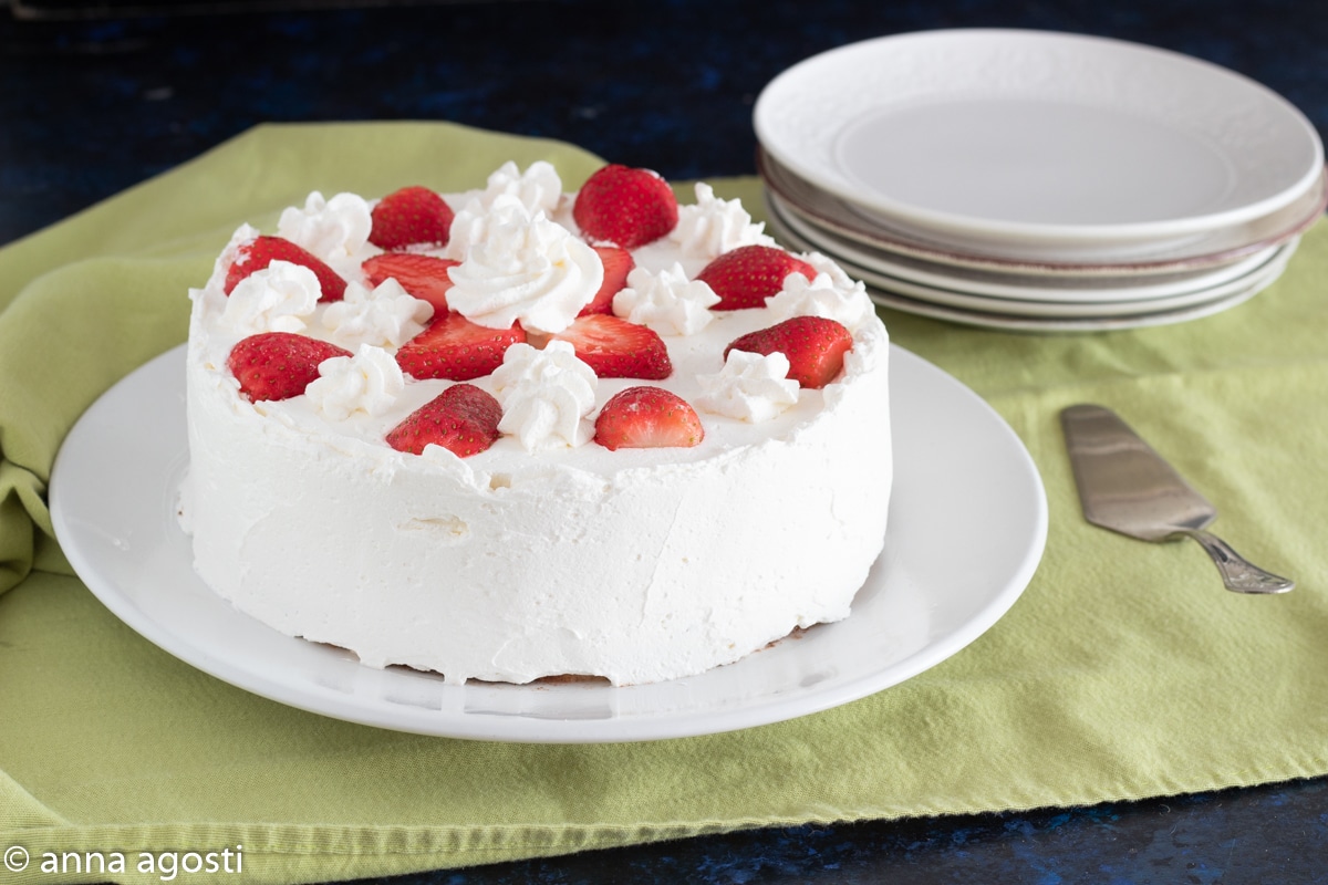 GÂTEAU AUX FRAISES SANS CUISSON