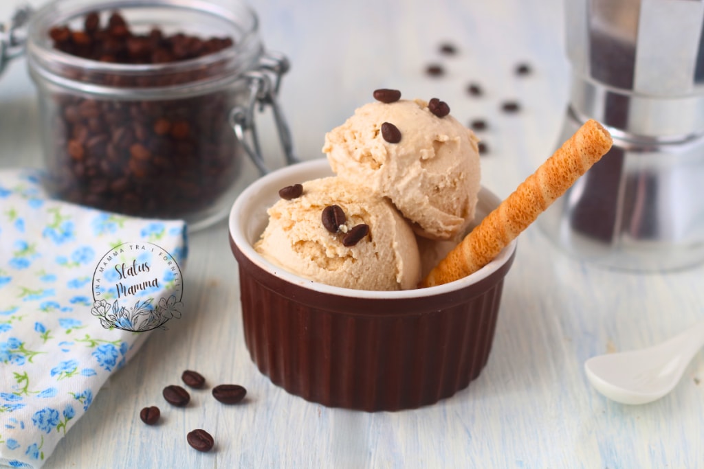 Glace au Café Sans Sorbetière : Délice Crémeux à Préparer à la Maison, facile et frais à préparer à l'avance et à servir en toute occasion