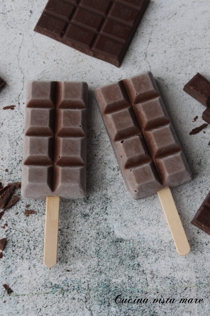 Glace au chocolat sur bâtonnet Cuisine vue sur mer