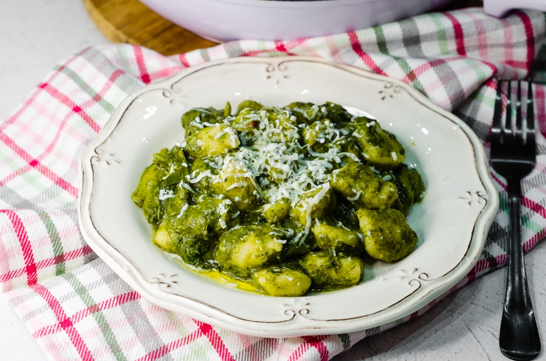 Gnocchis eau et farine avec crème de friarielli (gnocchis à l’eau sans pommes de terre)