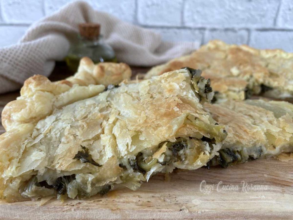 Pizza aux scaroles avec pâte feuilletée prête