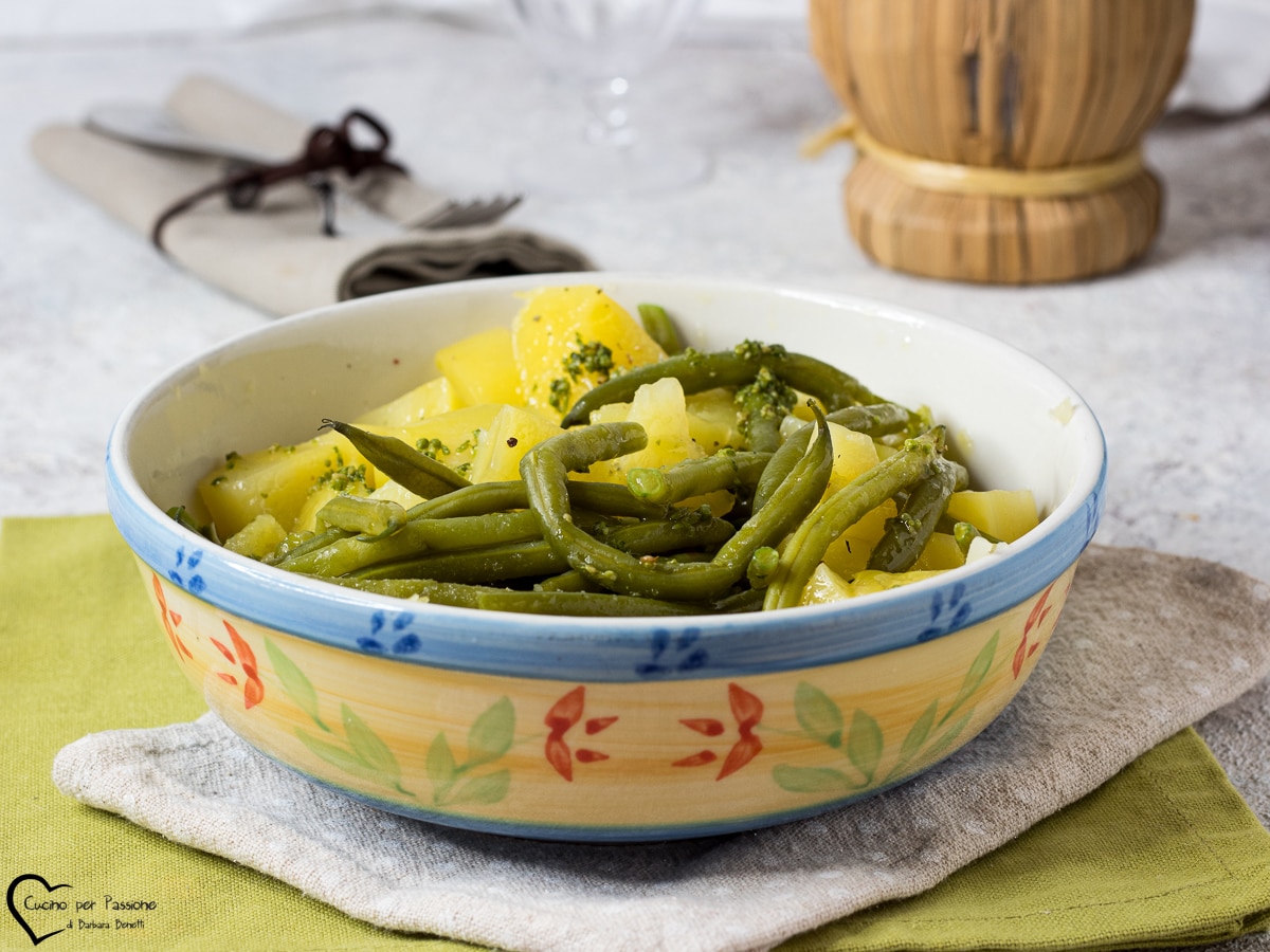 HARICOTS VERTS ET POMMES DE TERRE BOUILLIES