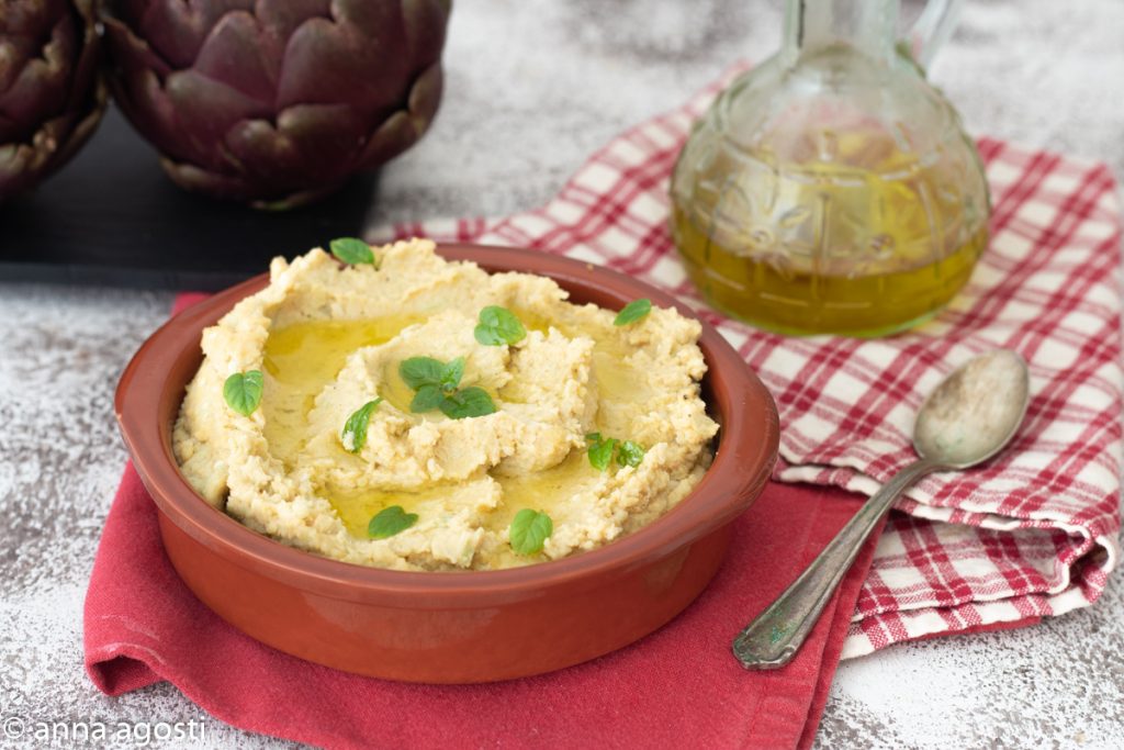 Houmous aux tiges d'artichaut