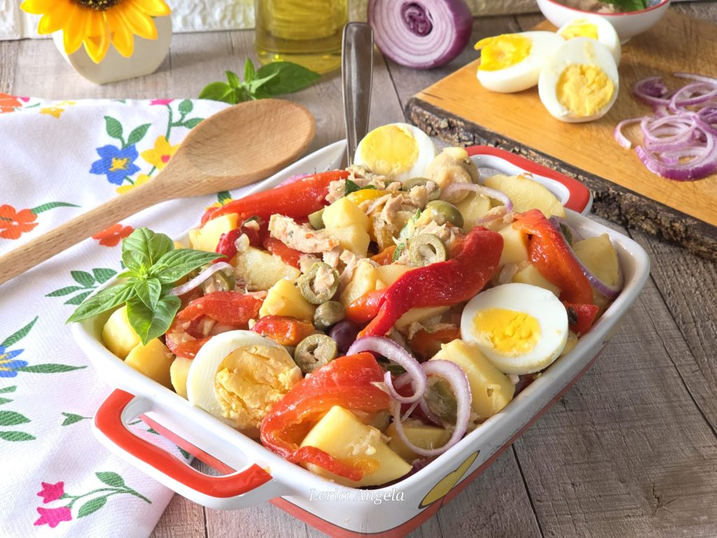 Salade de pommes de terre avec poivrons et thon