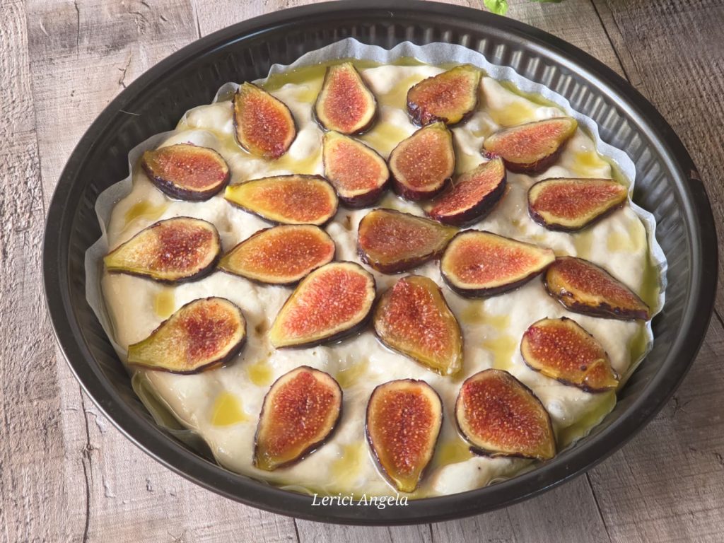 Focaccia Génoise avec figues et jambon cru