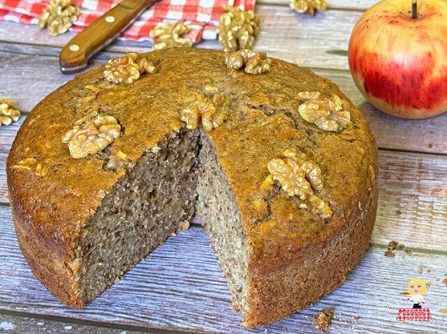 GÂTEAU AUX NOIX ET POMMES