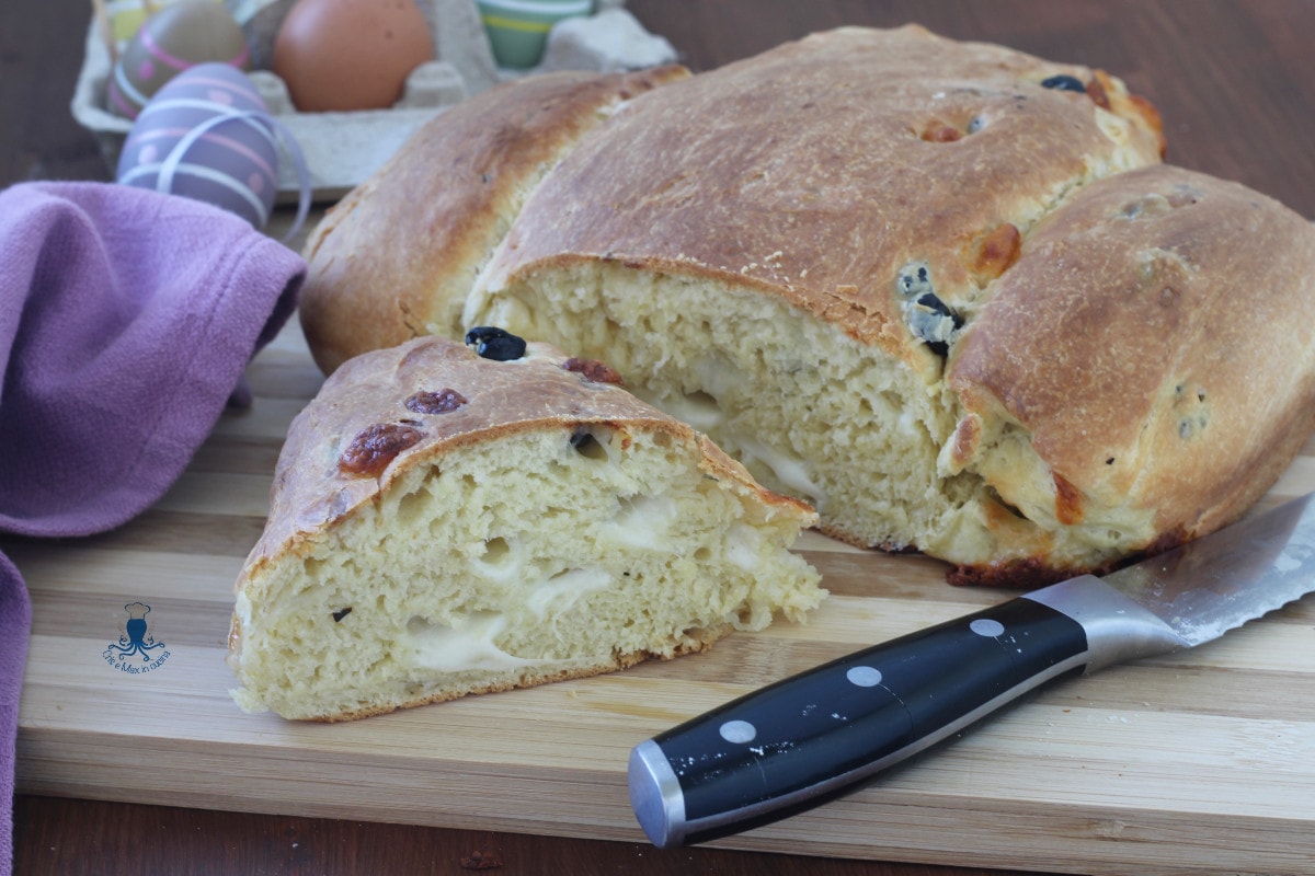 Colombe salée aux olives et scamorza, recette de Pâques levée
