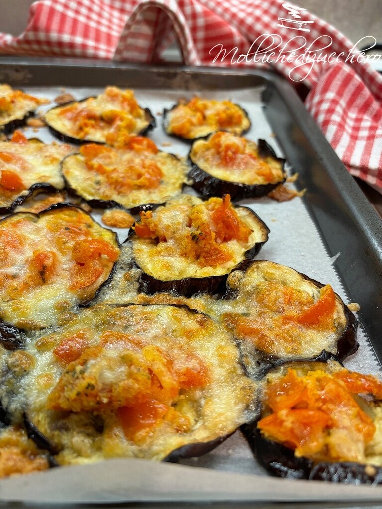 mini-pizzas d'aubergines au four
