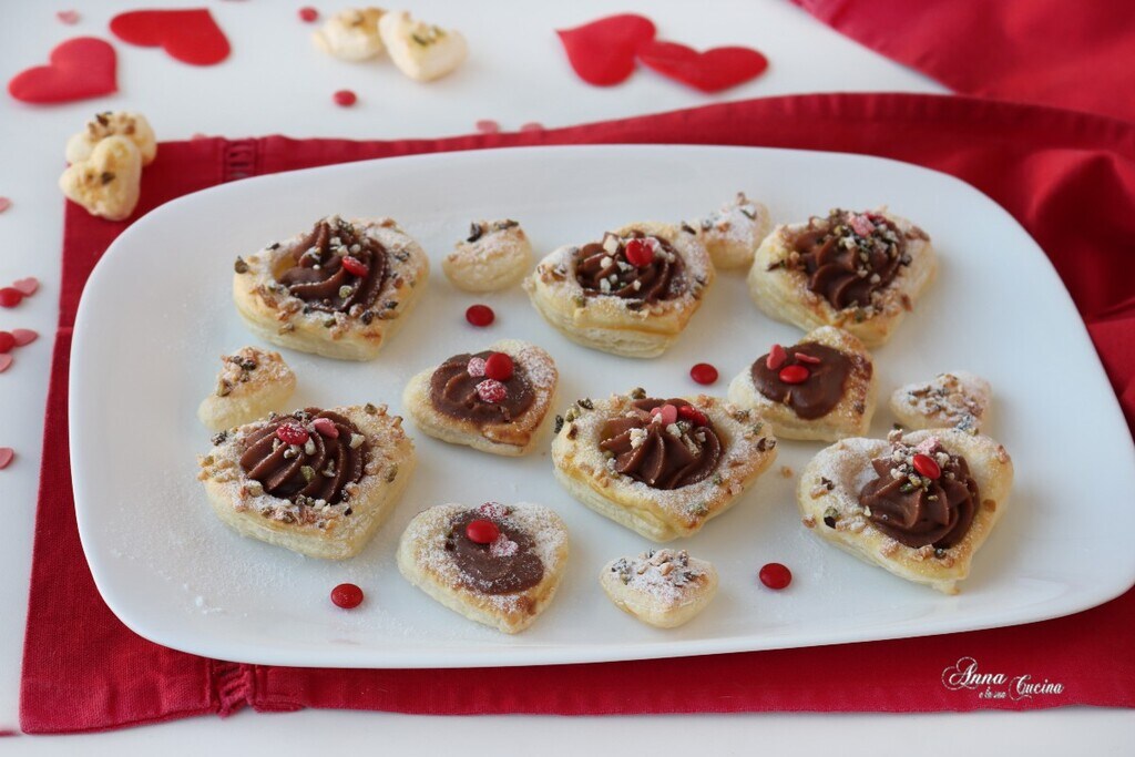 Cœurs de feuilleté avec crème au mascarpone