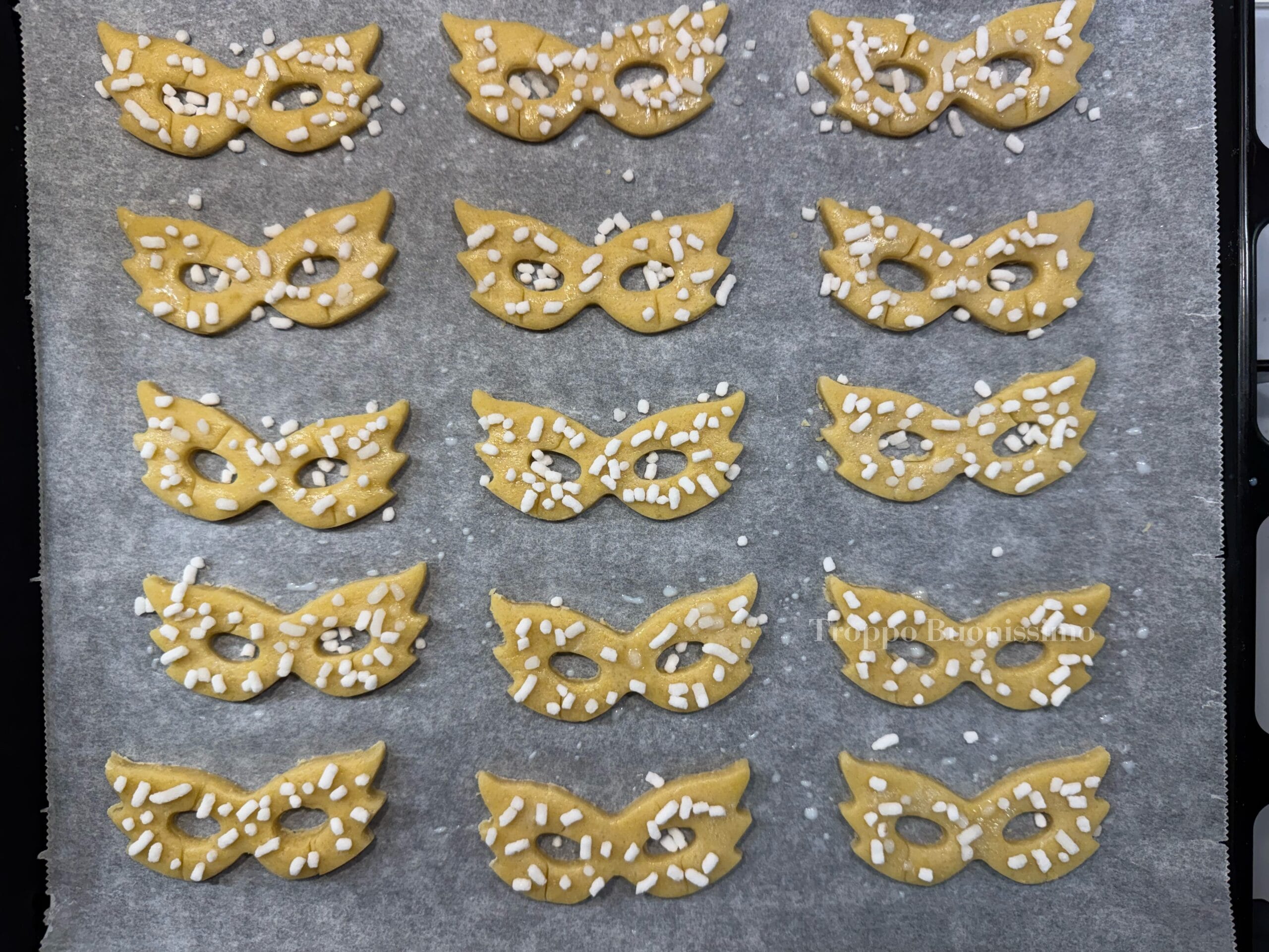 Masques de Carnaval avec granulés de sucre : la recette parfaite