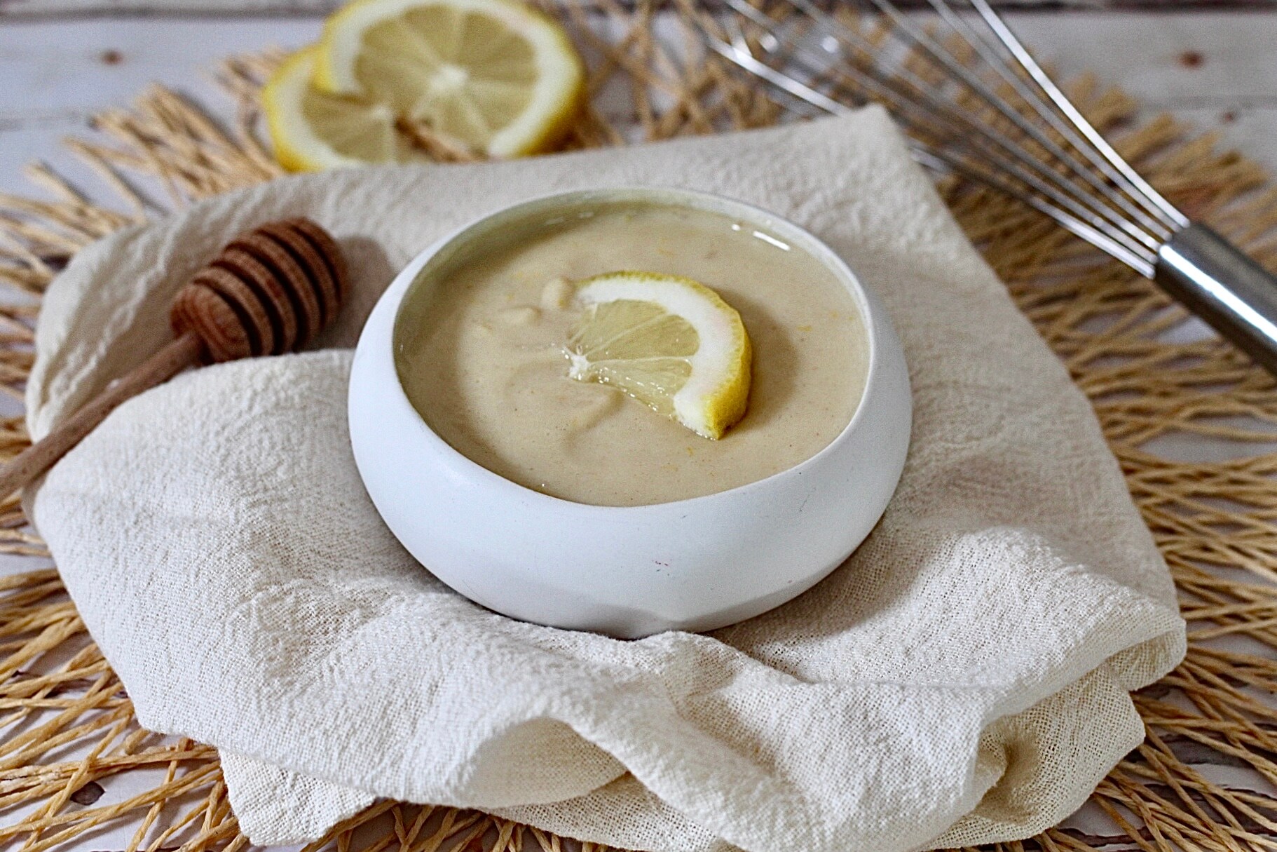 Crème au lait parfumée au citron