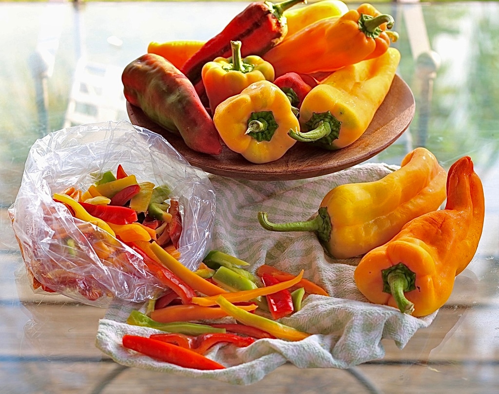 Comment congeler les poivrons, tous les avantages et comment les cuisiner décongelés