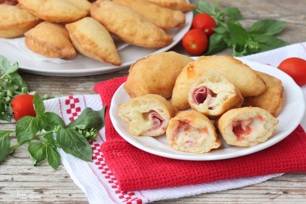 Calzoni ou panzerotti frits