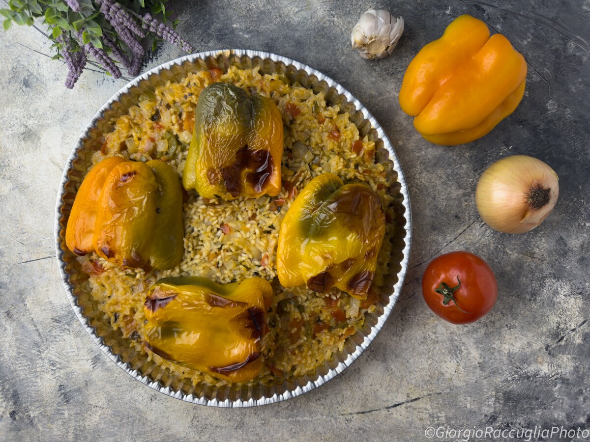Poivrons farcis au riz au four