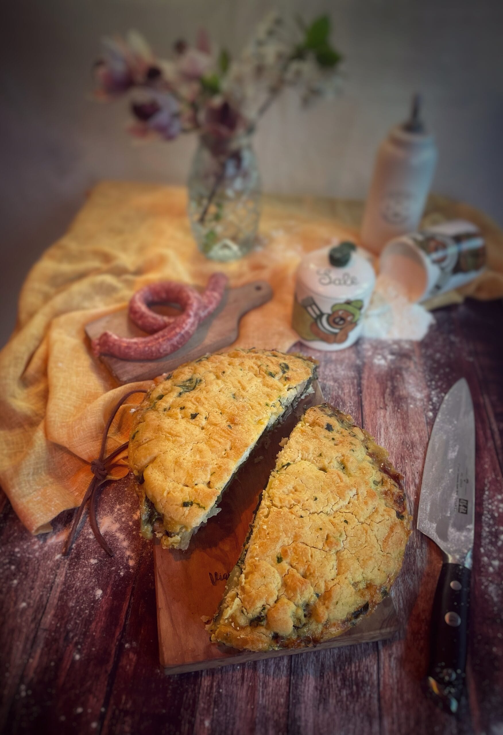 Mpanata de Syracuse avec saucisse, pommes de terre et bettes, sans gluten